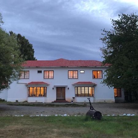 Hosteria Pionero Villa Torres del Paine National Park Exterior photo