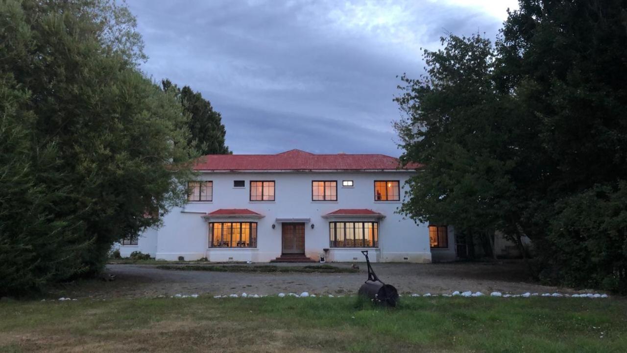 Hosteria Pionero Villa Torres del Paine National Park Exterior photo