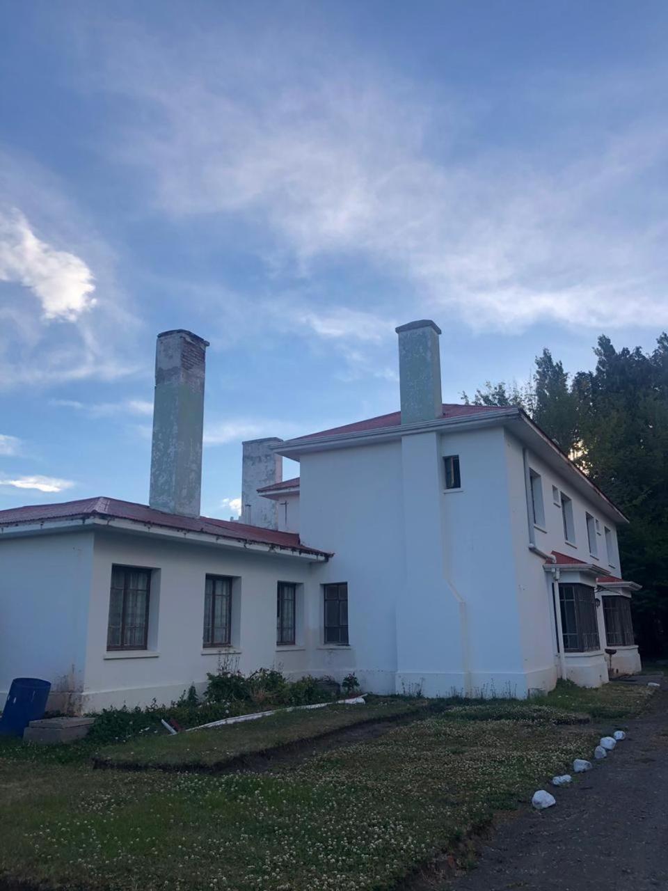 Hosteria Pionero Villa Torres del Paine National Park Exterior photo